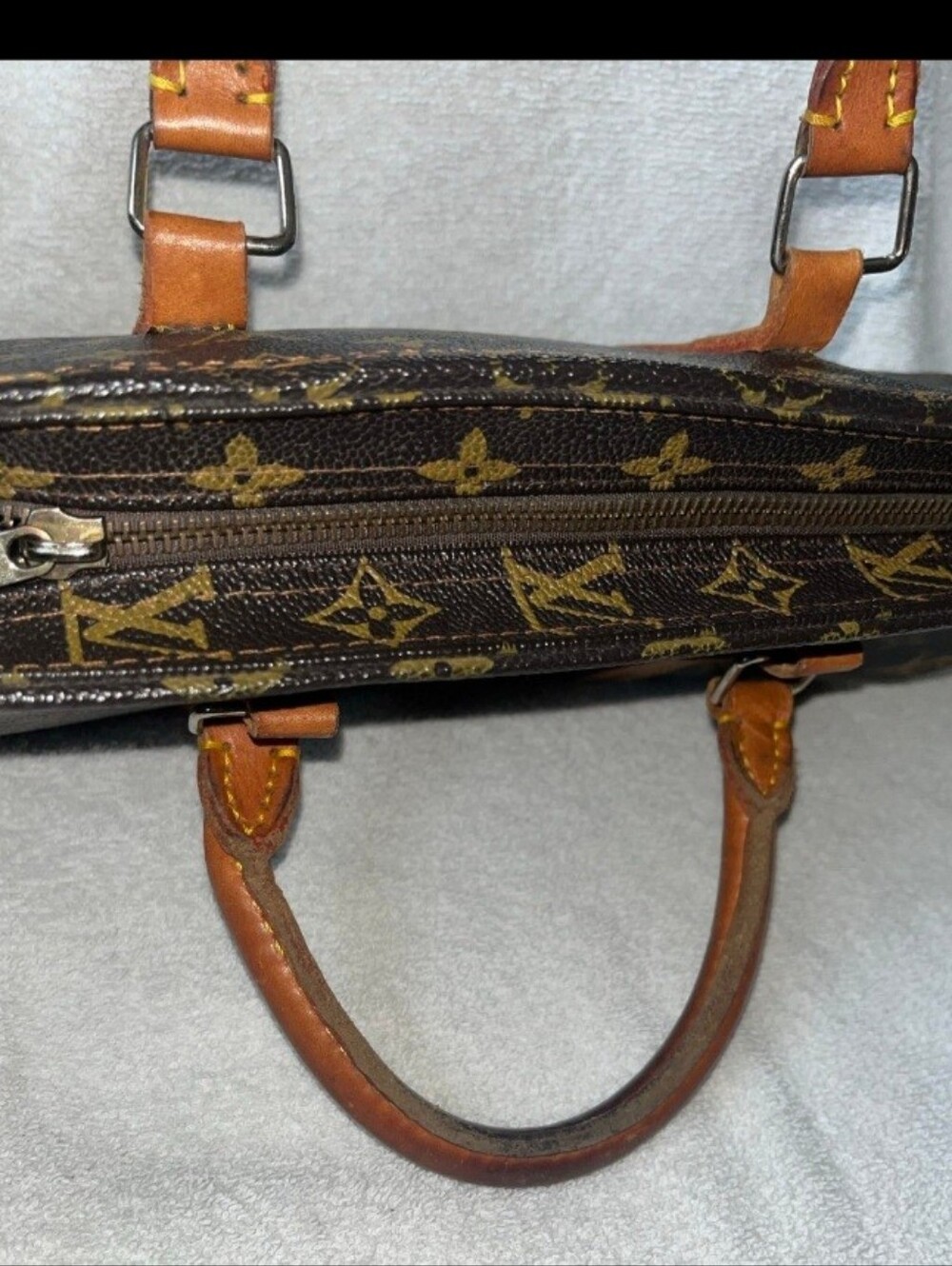 LV VINTAGE HAND BAG. 60's or 70's ? - Picture 7 of 13